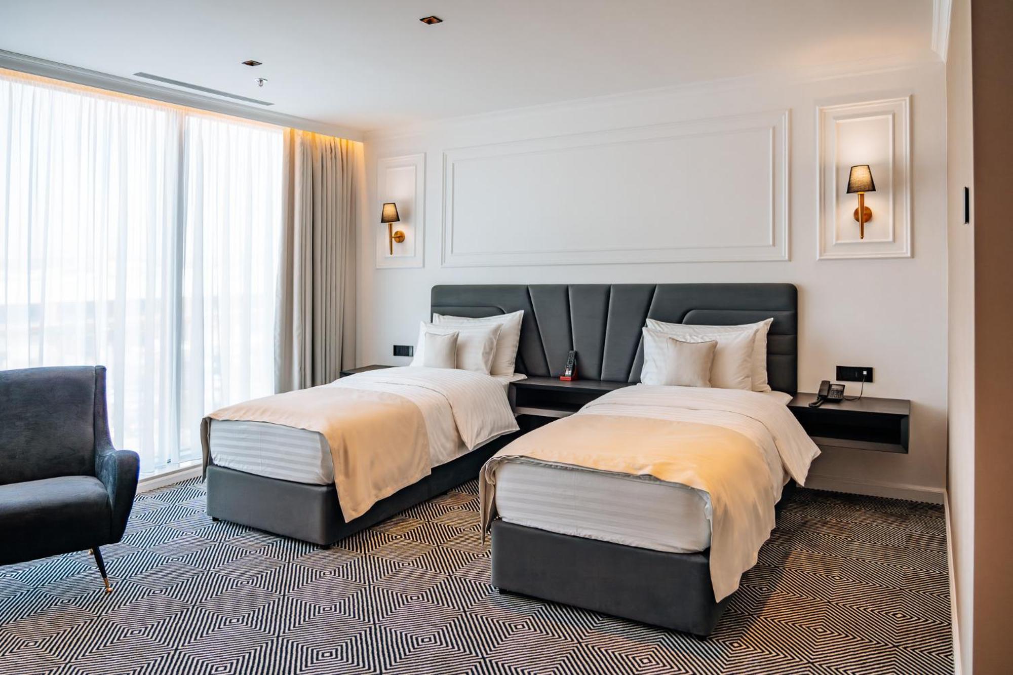 Sky Airport Hotel 克卢日-纳波卡 外观 照片