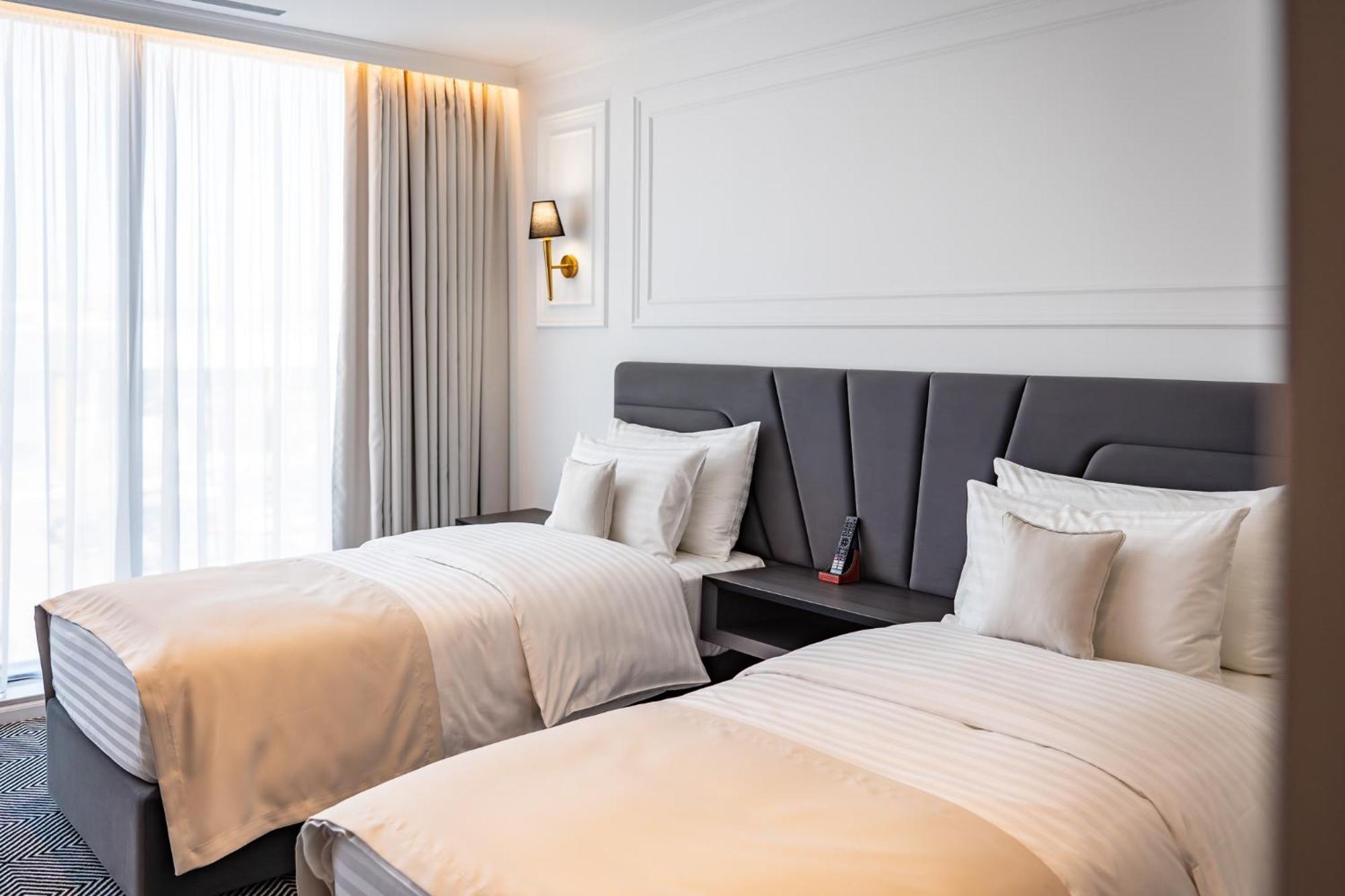 Sky Airport Hotel 克卢日-纳波卡 外观 照片