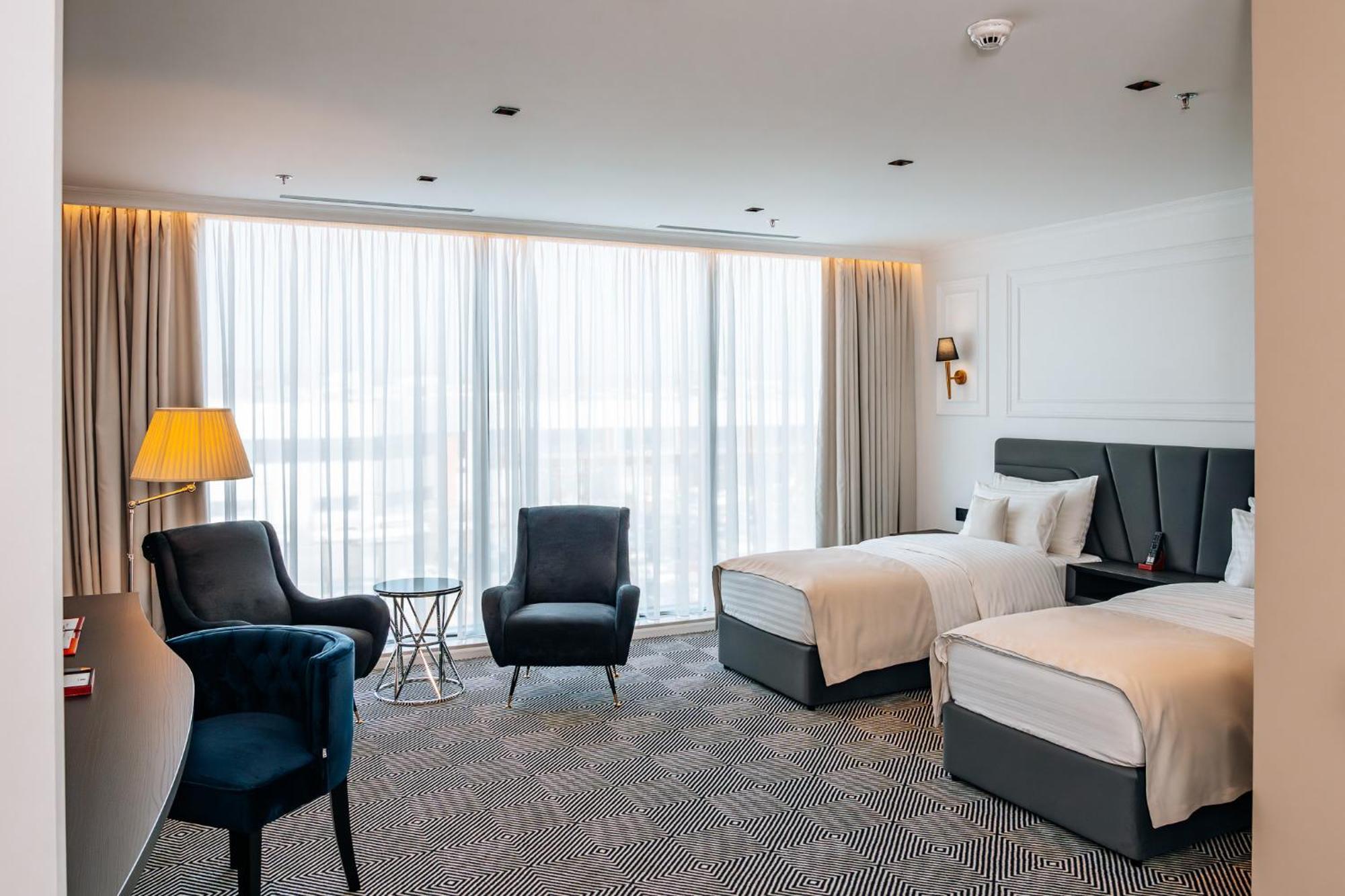 Sky Airport Hotel 克卢日-纳波卡 外观 照片
