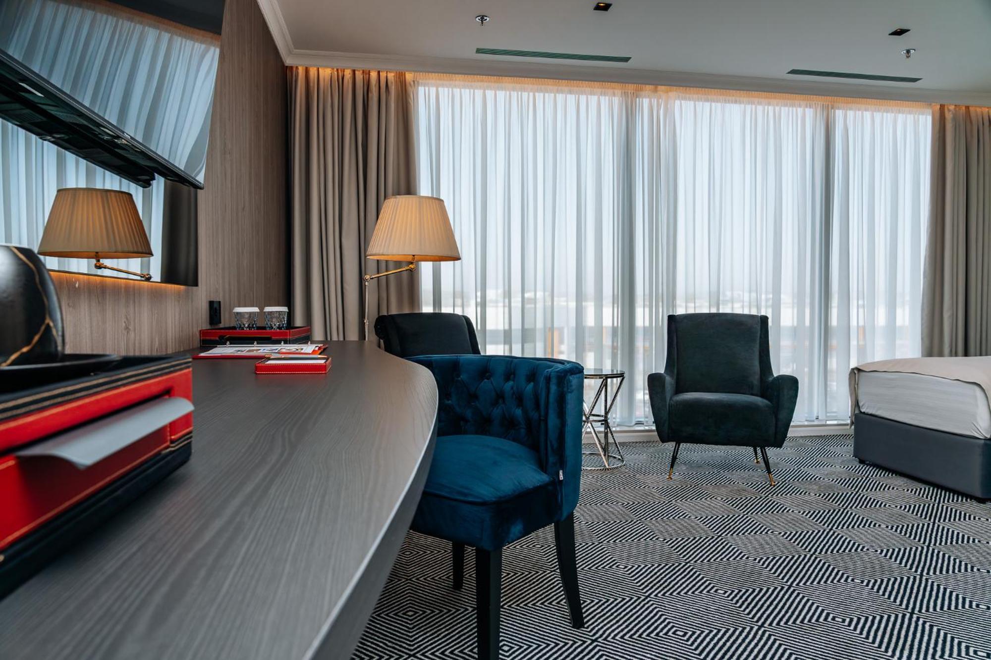 Sky Airport Hotel 克卢日-纳波卡 外观 照片