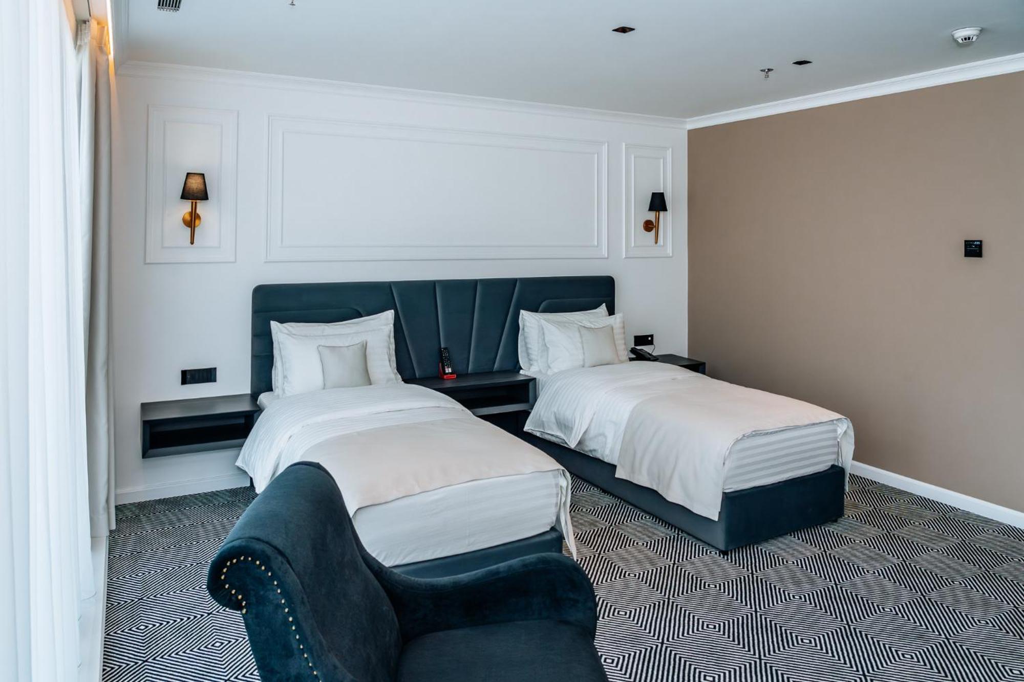 Sky Airport Hotel 克卢日-纳波卡 外观 照片
